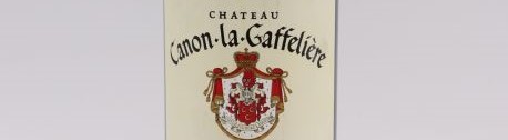 La photo montre une bouteille de vin du chateau Canon La Gaffeliere à saint emilion, bordeaux